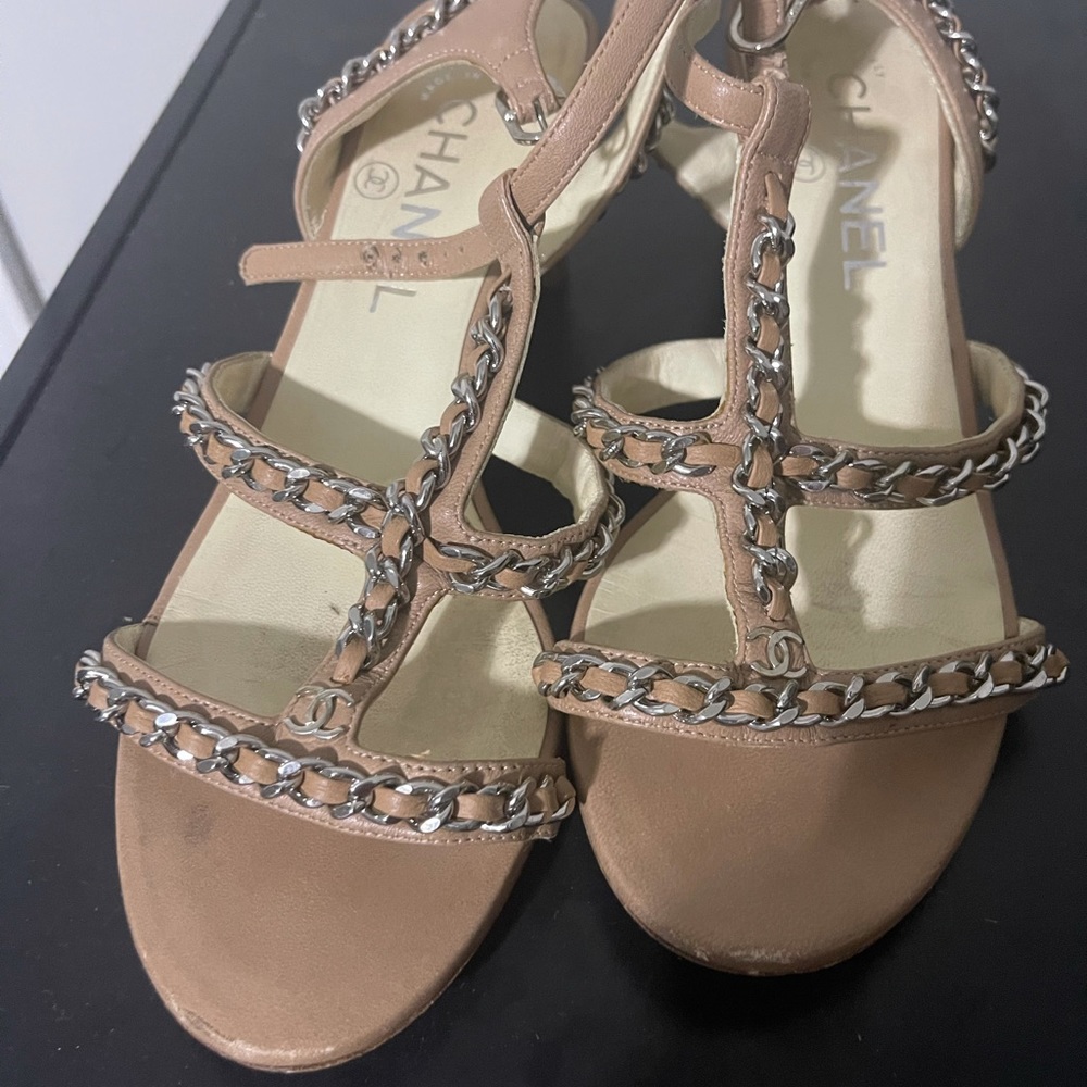 Chanel shoes - Picture 3 of 4
